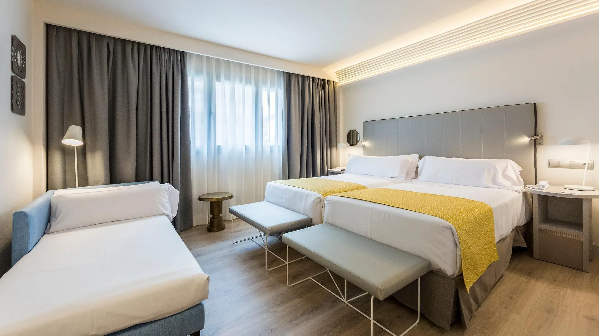 Catalonia Granada Hotell