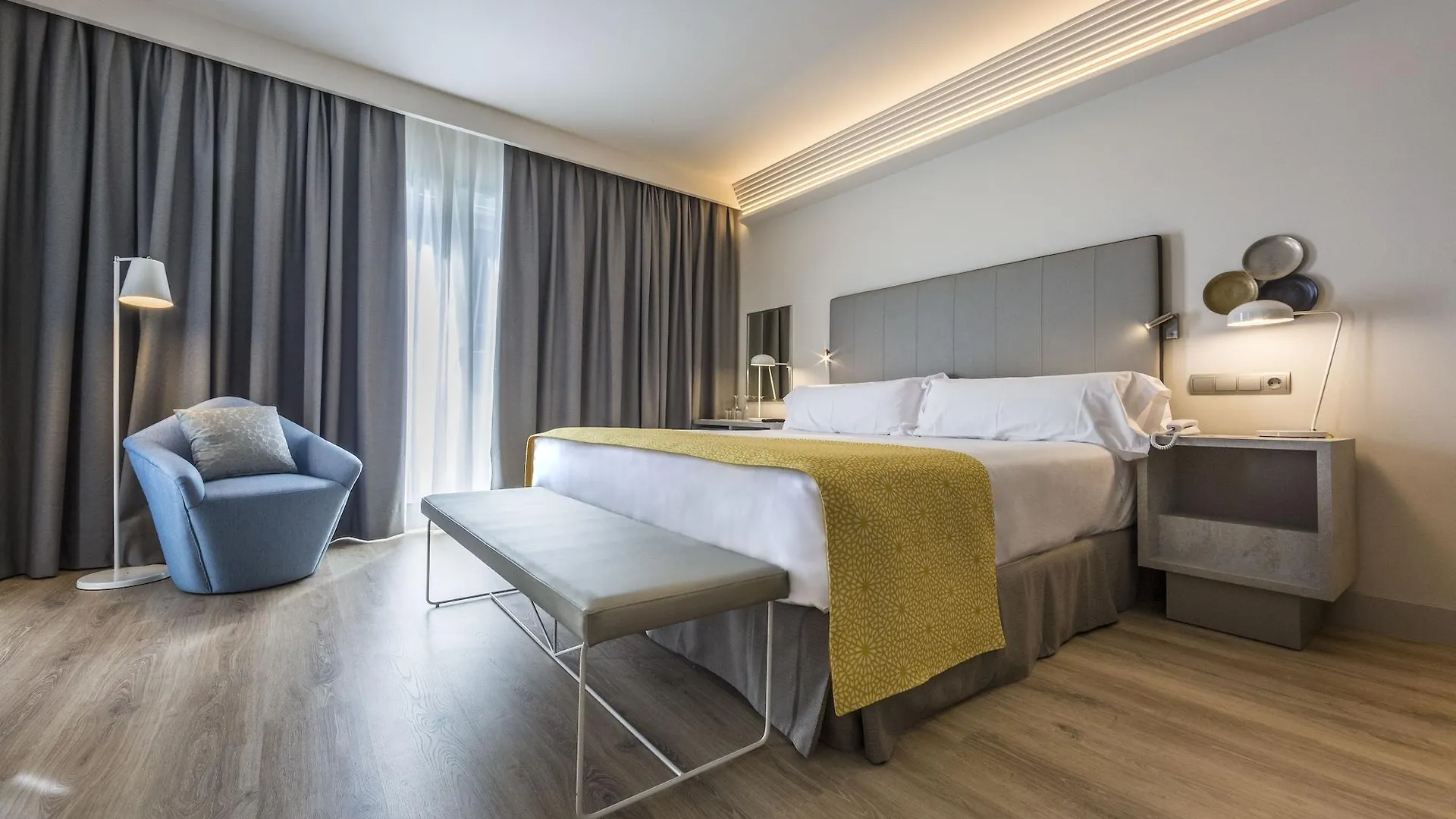 Catalonia Granada Hotell